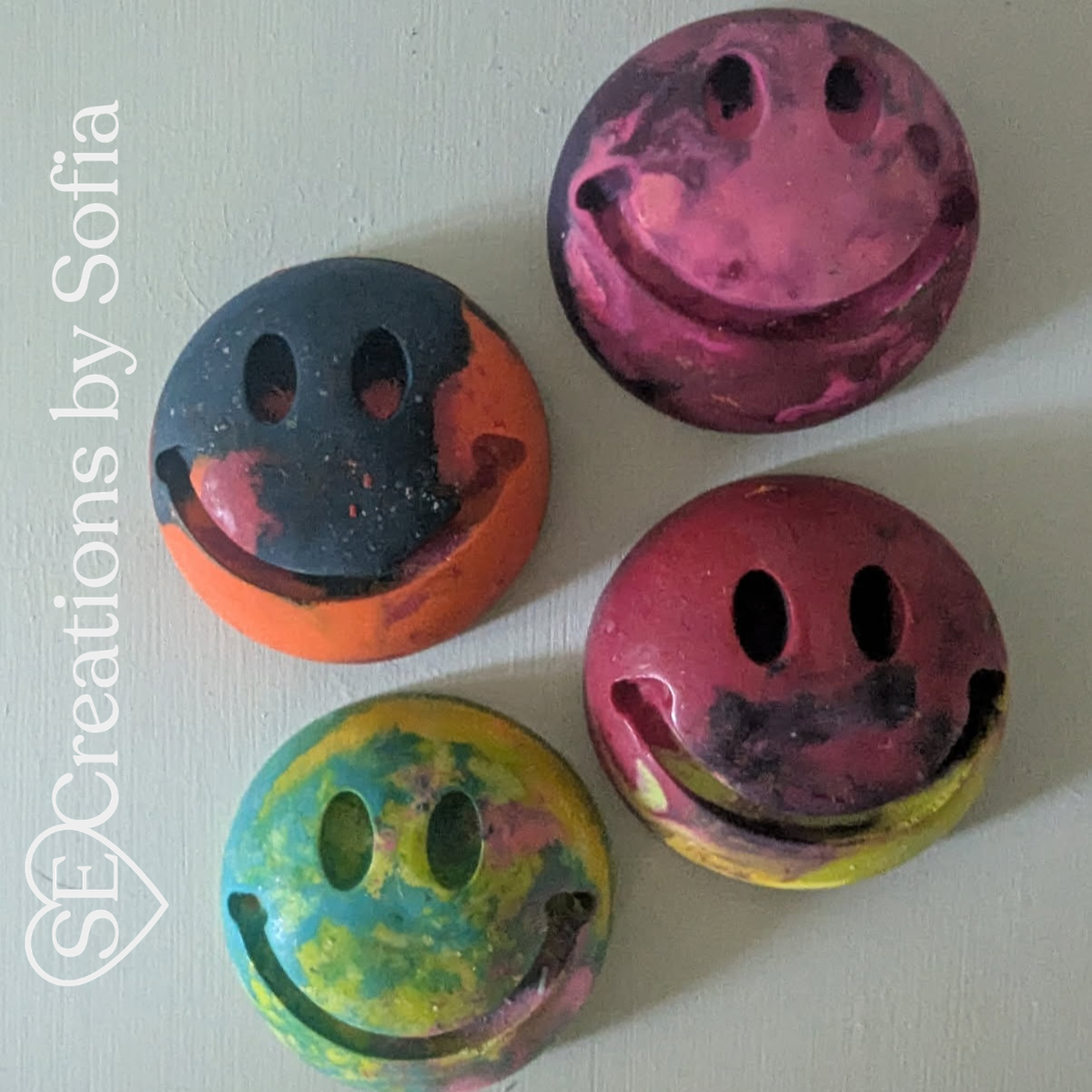Handcrafted Upcycled SMILEY FACE HAPPY SMILE SHAPED CRAYONS (4 pack)😀